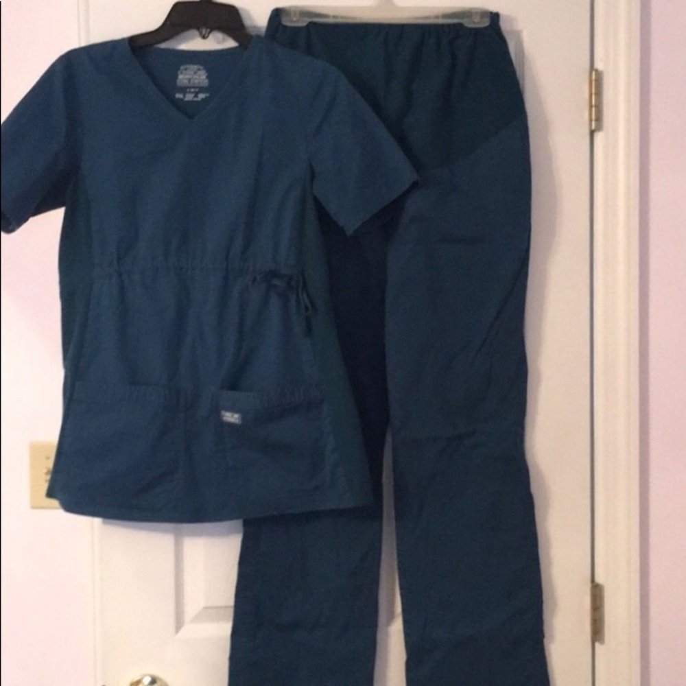 Maternity scrubs size small